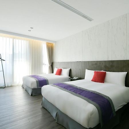 Hotel Hesper Hsr Тайджун Екстериор снимка