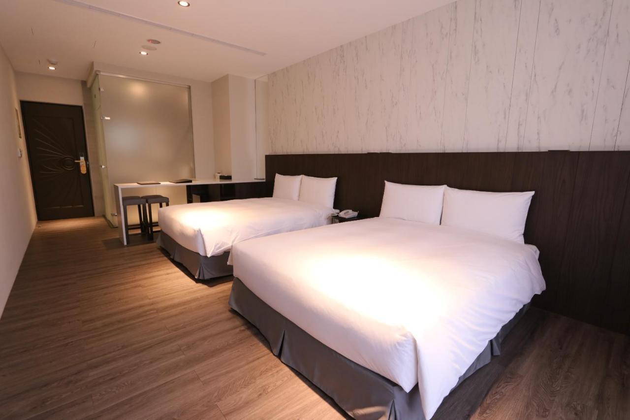Hotel Hesper Hsr Тайджун Стая снимка