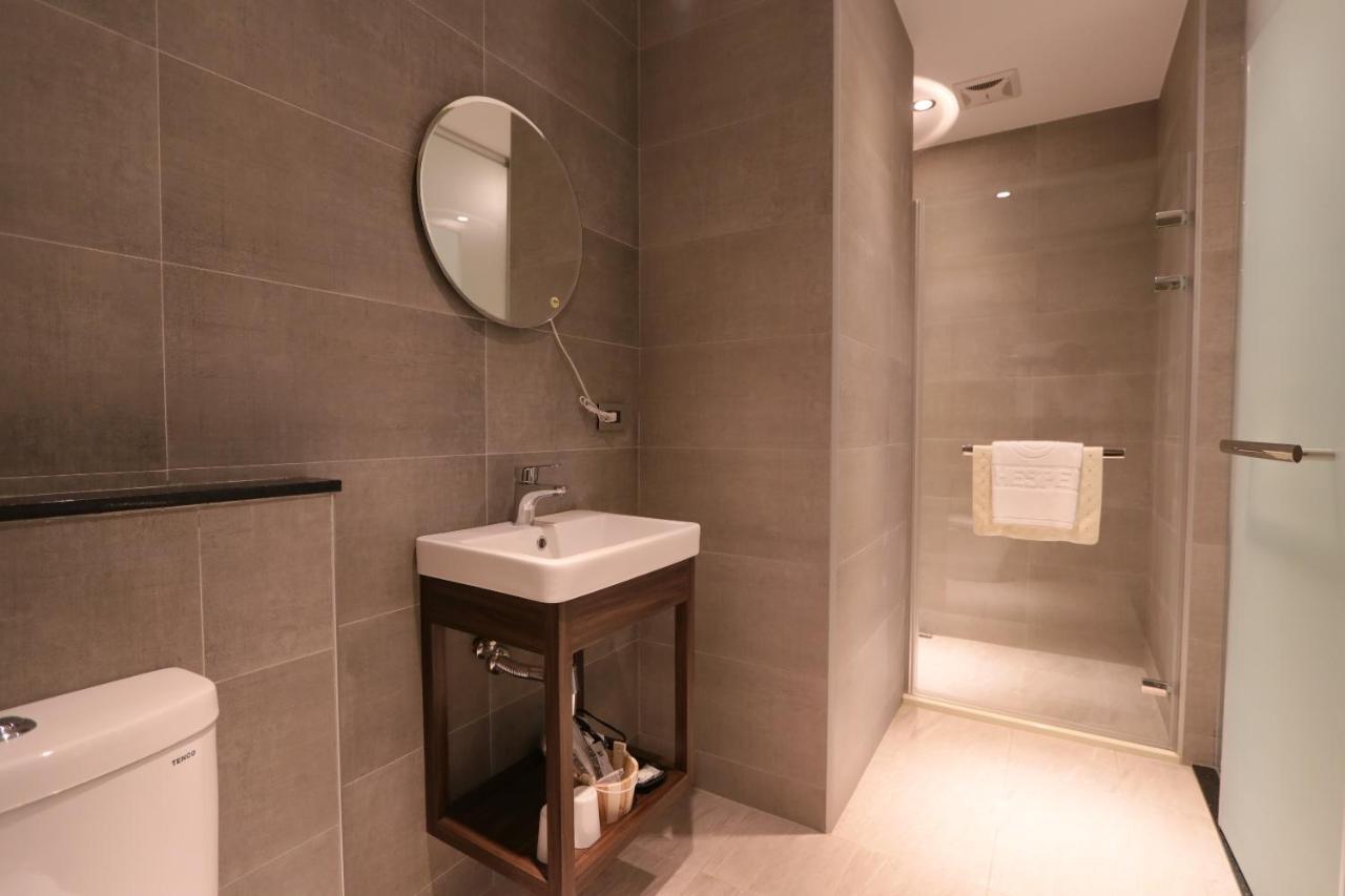 Hotel Hesper Hsr Тайджун Стая снимка