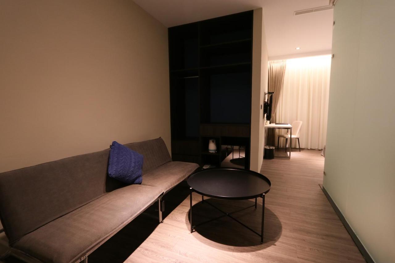 Hotel Hesper Hsr Тайджун Стая снимка