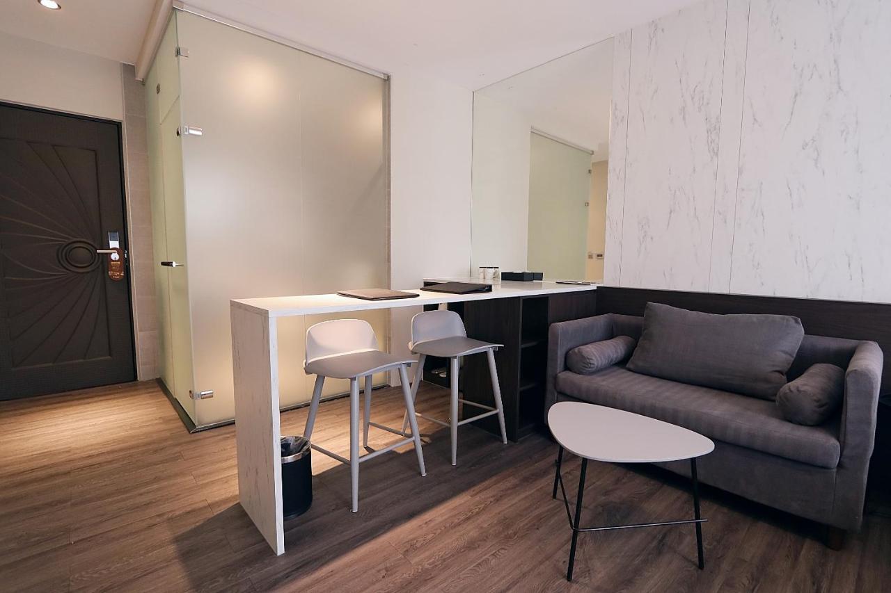 Hotel Hesper Hsr Тайджун Екстериор снимка